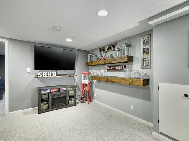 602 82nd Avenue NE, Spring Lake Park, MN 55432