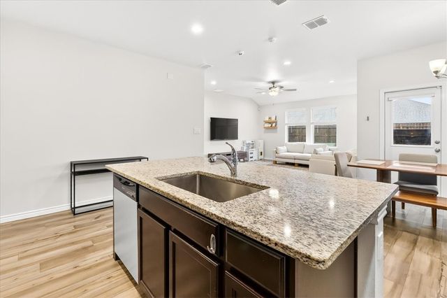 7225 Star Gazer Dr, Corpus Christi, TX 78414