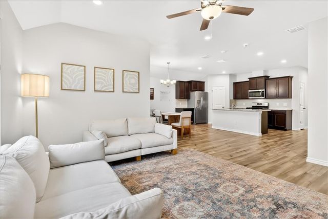 7225 Star Gazer Dr, Corpus Christi, TX 78414