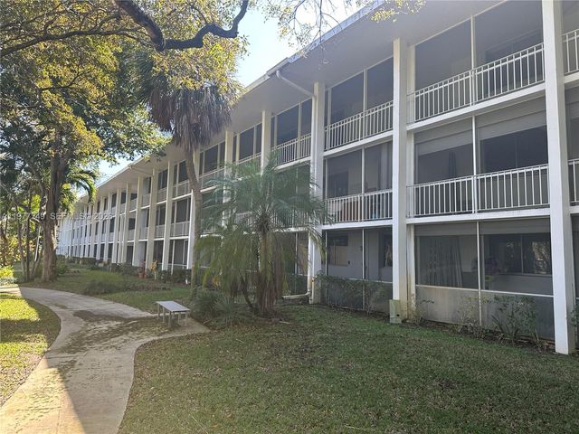 777 SE 2nd Avenue 307, Deerfield Beach, FL 33441