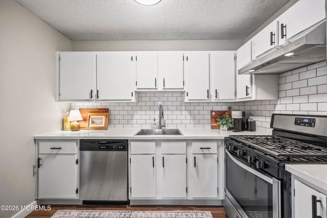 710 Ivy Court, Jackson, NJ 08527