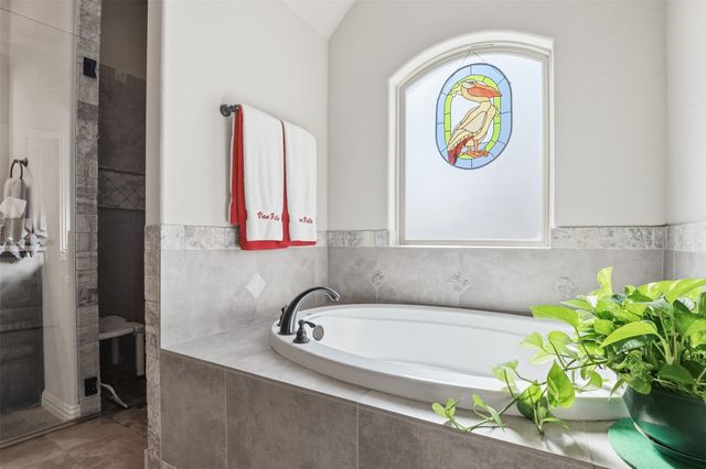 140 Flying Diamond Drive, Springtown, TX 76082