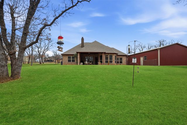 140 Flying Diamond Drive, Springtown, TX 76082