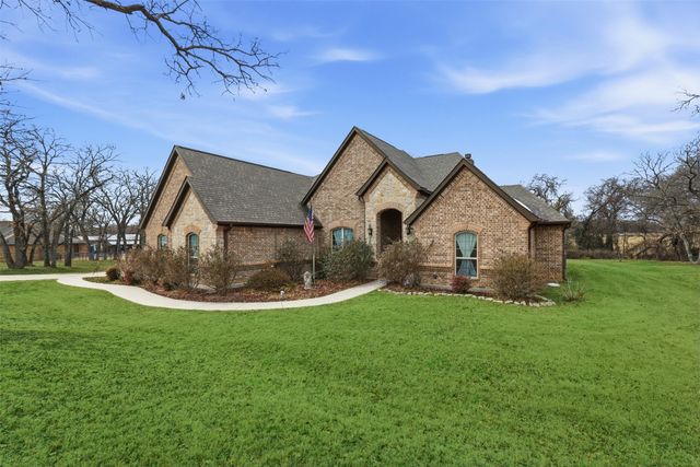 140 Flying Diamond Drive, Springtown, TX 76082