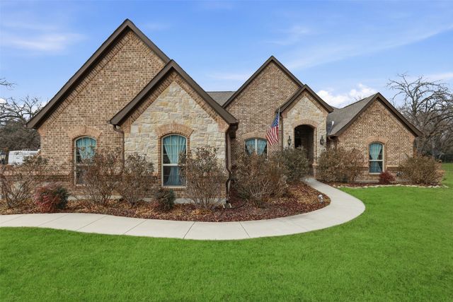 140 Flying Diamond Drive, Springtown, TX 76082