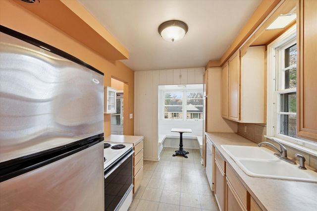 1601 Maryland Avenue S, Saint Louis Park, MN 55426