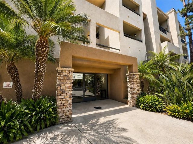 5565 Canoga Avenue 207, Woodland Hills, CA 91367