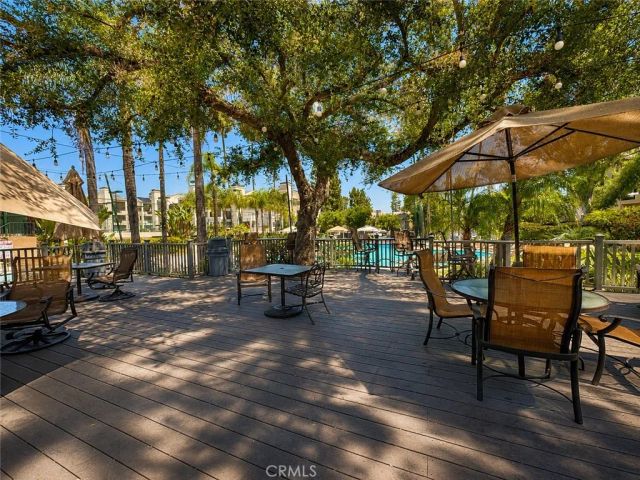 5565 Canoga Avenue 207, Woodland Hills, CA 91367