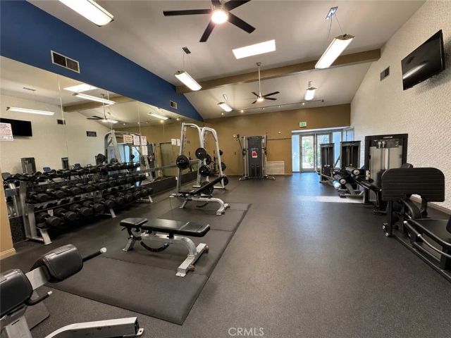 5565 Canoga Avenue 207, Woodland Hills, CA 91367