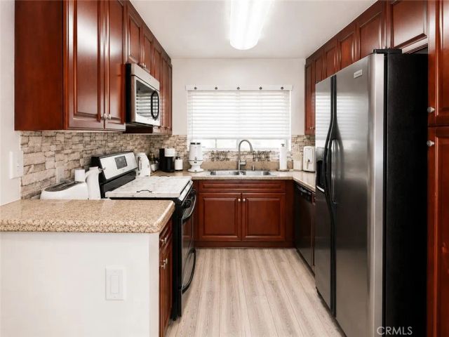 5565 Canoga Avenue 207, Woodland Hills, CA 91367