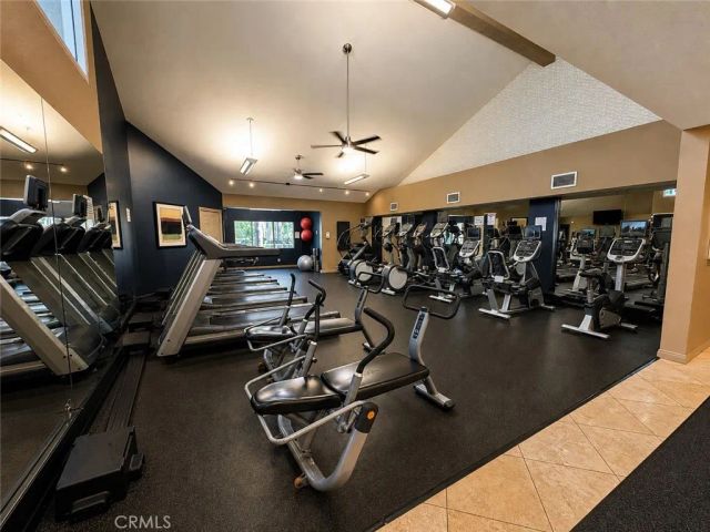 5565 Canoga Avenue 207, Woodland Hills, CA 91367