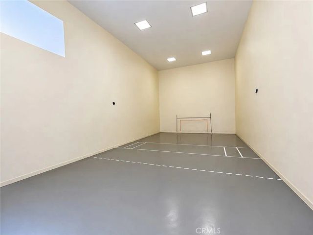 5565 Canoga Avenue 207, Woodland Hills, CA 91367