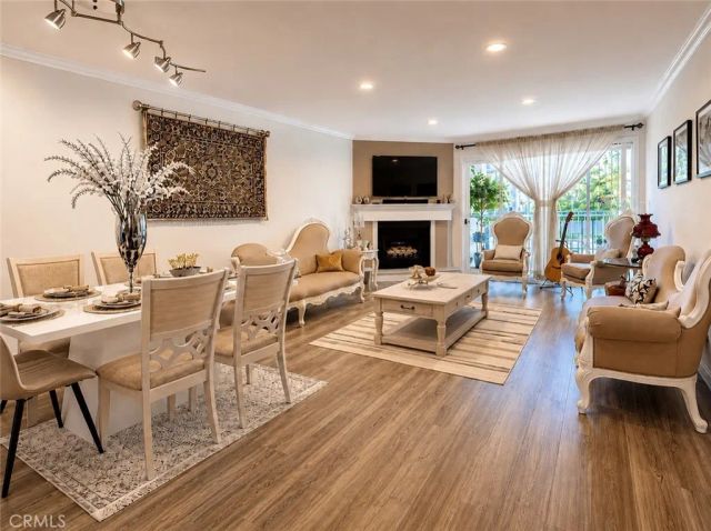 5565 Canoga Avenue 207, Woodland Hills, CA 91367