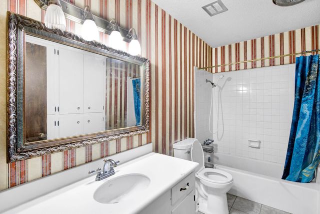 2813 Teakwood Dr., Longview, TX 75605