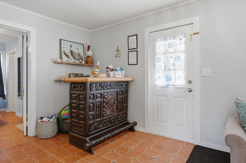 308 S 6th St, Rockport, TX 78382 — photo 4