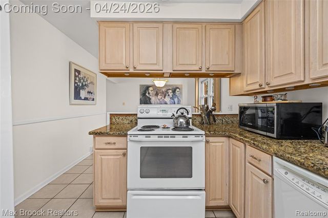 4550 Patrick Road, West Bloomfield, MI 48322