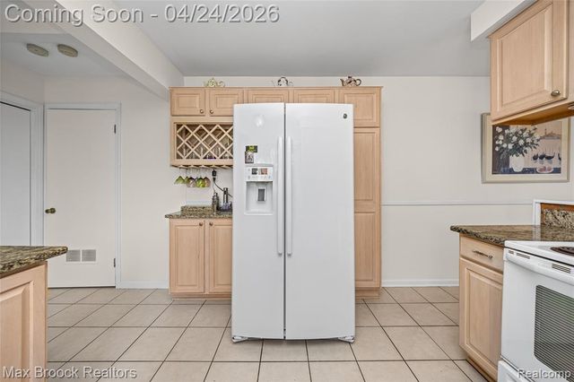 4550 Patrick Road, West Bloomfield, MI 48322