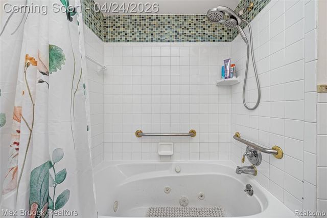 4550 Patrick Road, West Bloomfield, MI 48322