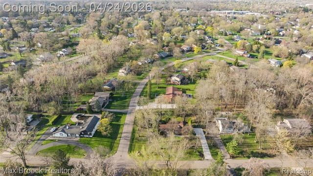 4550 Patrick Road, West Bloomfield, MI 48322