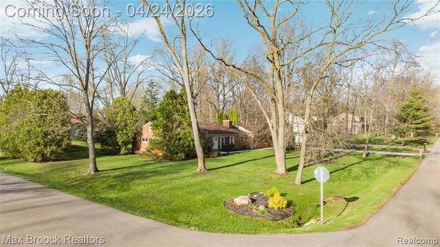 4550 Patrick Road, West Bloomfield, MI 48322