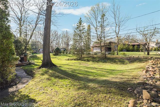 4550 Patrick Road, West Bloomfield, MI 48322