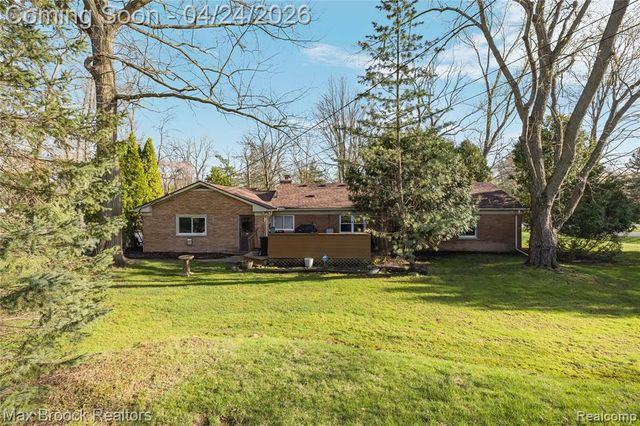 4550 Patrick Road, West Bloomfield, MI 48322