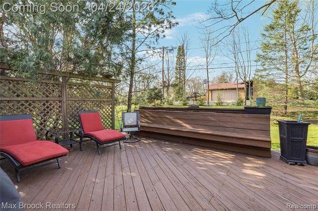 4550 Patrick Road, West Bloomfield, MI 48322