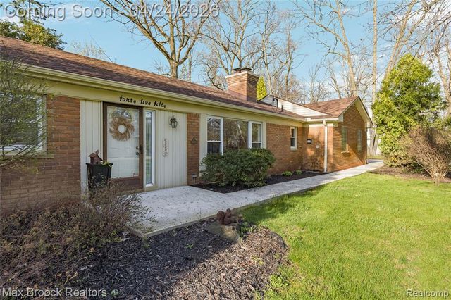 4550 Patrick Road, West Bloomfield, MI 48322