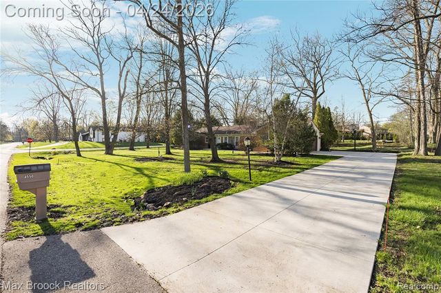 4550 Patrick Road, West Bloomfield, MI 48322