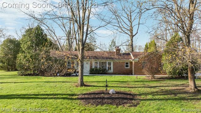 4550 Patrick Road, West Bloomfield, MI 48322