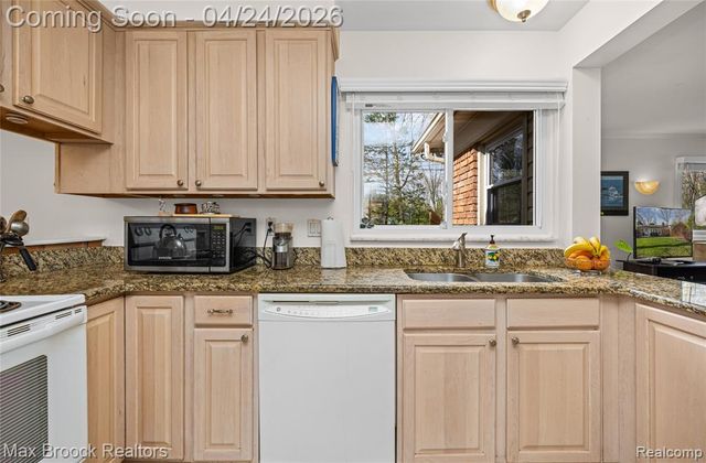 4550 Patrick Road, West Bloomfield, MI 48322