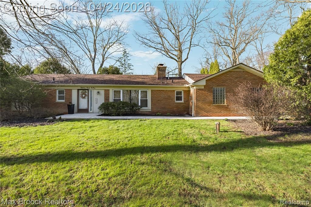 4550 Patrick Road, West Bloomfield, MI 48322