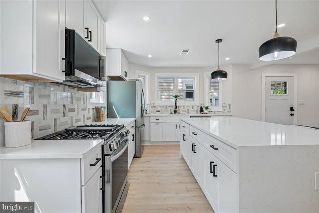 5025 BLAINE ST NE, Washington, DC 20019