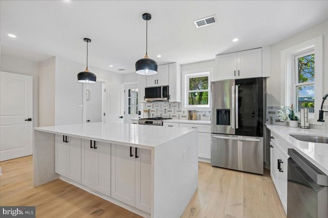 5025 BLAINE ST NE, Washington, DC 20019