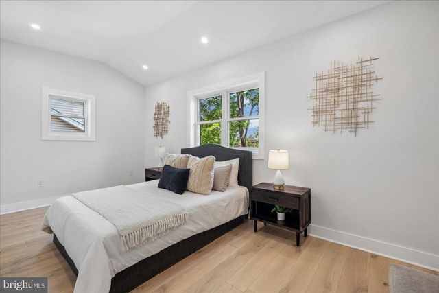 5025 BLAINE ST NE, Washington, DC 20019