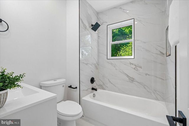 5025 BLAINE ST NE, Washington, DC 20019