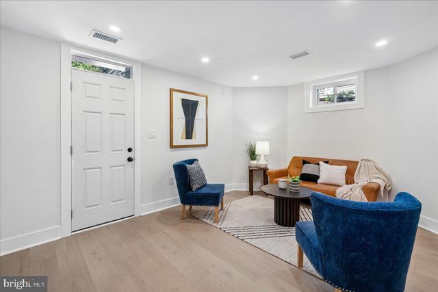 5025 BLAINE ST NE, Washington, DC 20019