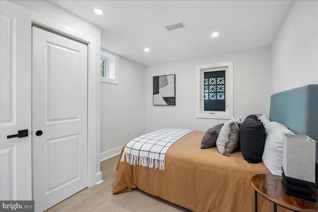 5025 BLAINE ST NE, Washington, DC 20019