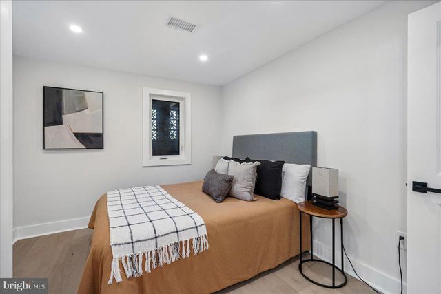 5025 BLAINE ST NE, Washington, DC 20019