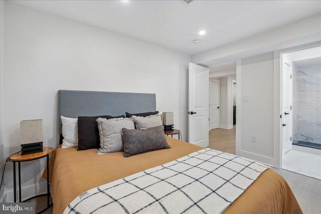 5025 BLAINE ST NE, Washington, DC 20019