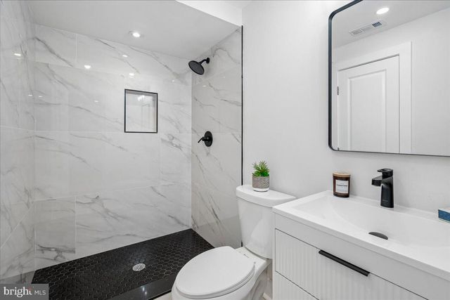 5025 BLAINE ST NE, Washington, DC 20019