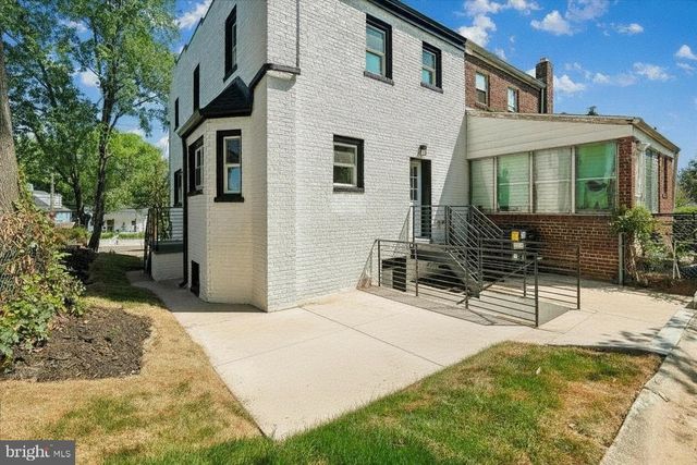 5025 BLAINE ST NE, Washington, DC 20019