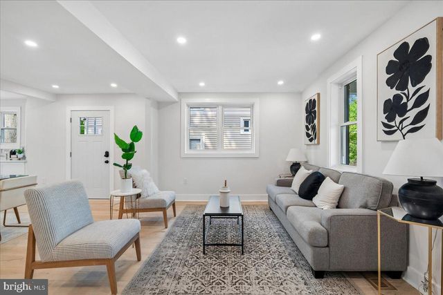 5025 BLAINE ST NE, Washington, DC 20019