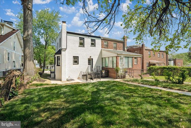 5025 BLAINE ST NE, Washington, DC 20019