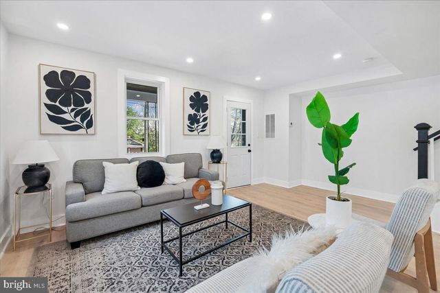 5025 BLAINE ST NE, Washington, DC 20019