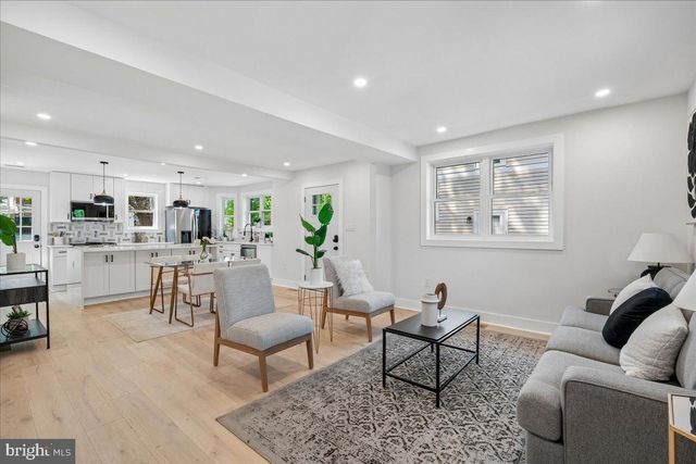 5025 BLAINE ST NE, Washington, DC 20019
