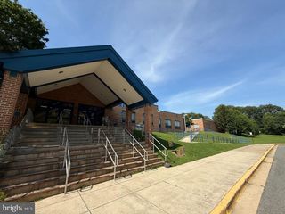 10020 EASTLAKE DR, Fairfax, VA 22032