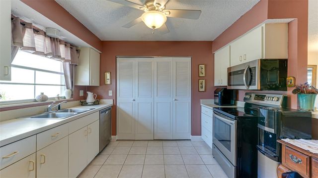 4591 MOHICAN TRAIL 137, Sarasota, FL 34233