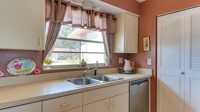 4591 MOHICAN TRAIL 137, Sarasota, FL 34233