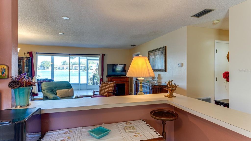 Image 12 of property listing at 4591 MOHICAN TRAIL 137, Sarasota, FL 34233